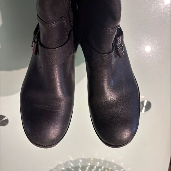 TORY BURCH | Chrystie Lug Sole Black Leather Moto Buckle boot sz 7 - Picture 3 of 10